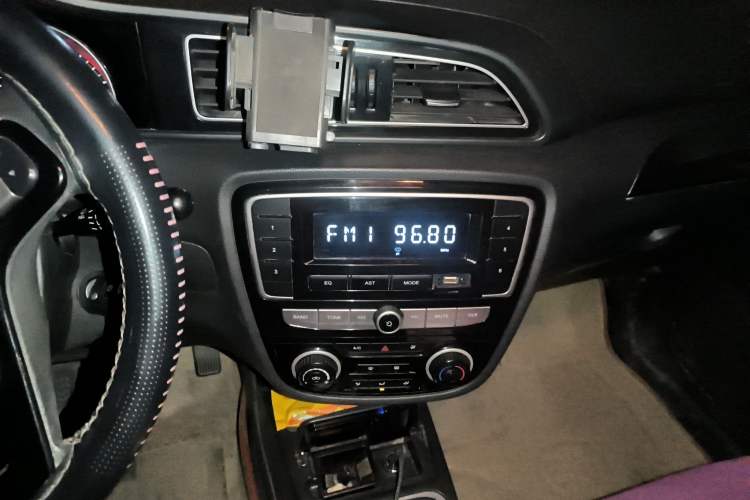 Used FAW Junpai D60 2017 1.5L Manual Standard Edition Audio And AC Panel