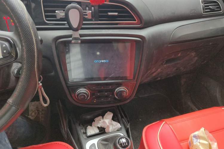 Used FAW Junpai D60 2017 1.5L Manual Entry-Level Model Audio And AC Panel