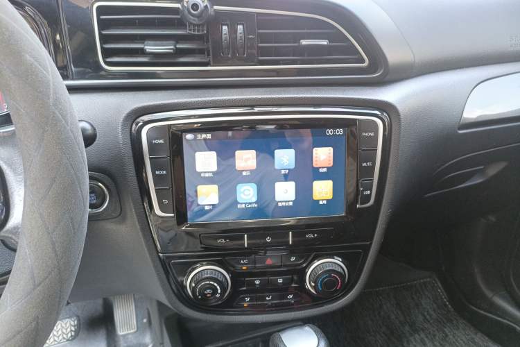 Used FAW Junpai D60 2017 1.8L Automatic Luxury Sunroof Edition Audio And AC Panel