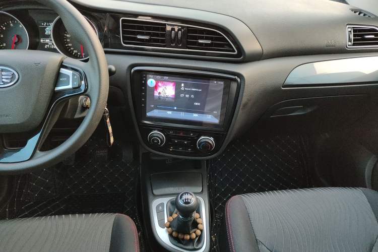 Used FAW Junpai D60 2017 1.5L Manual Entry-Level Model Audio And AC Panel