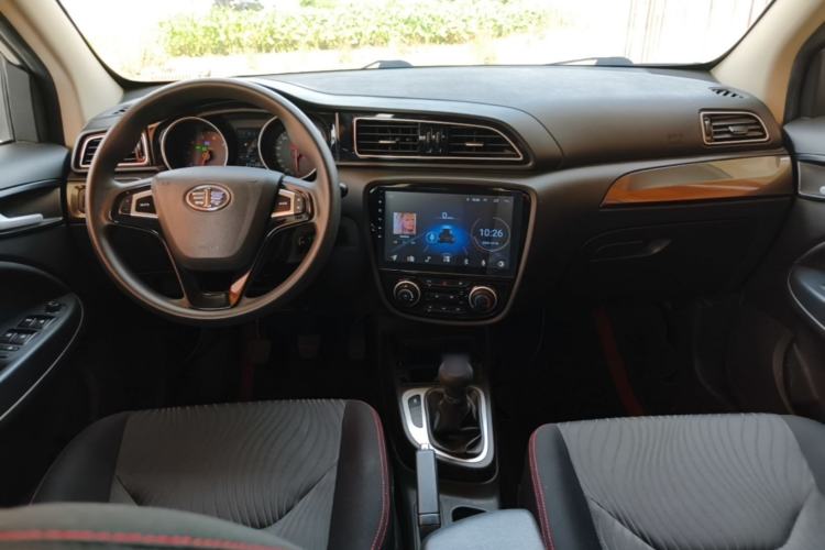 Used FAW Junpai D60 2017 1.5L Manual Entry-Level Model Center Console
