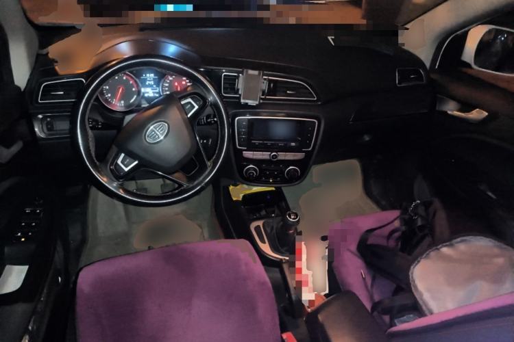 Used FAW Junpai D60 2017 1.5L Manual Standard Edition Center Console
