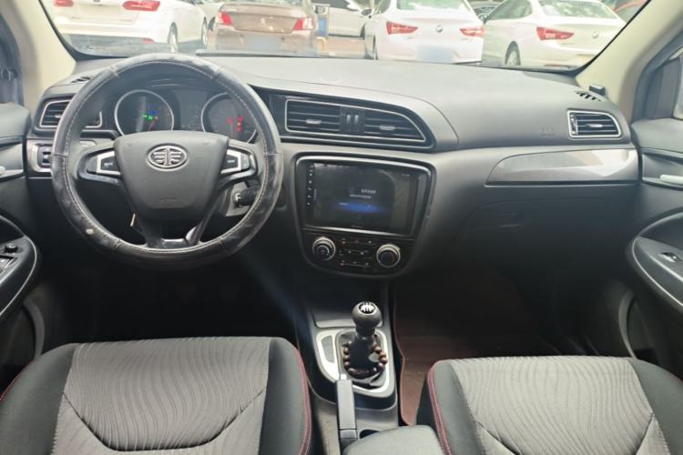 Used FAW Junpai D60 2017 1.5L Manual Standard Edition Center Console