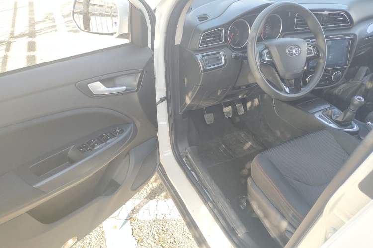 Used FAW Junpai D60 2017 1.5L Manual Standard Edition Driver Seat