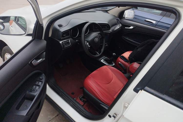 Used FAW Junpai D60 2017 1.5L Manual Entry-Level Model Driver Seat