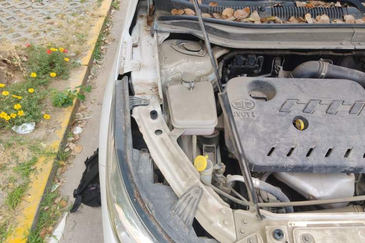 Used FAW Junpai D60 2017 1.5L Manual Standard Edition Engine Bay Right