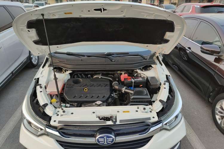 Used FAW Junpai D60 2017 1.5L Manual Entry-Level Model Engine Bay
