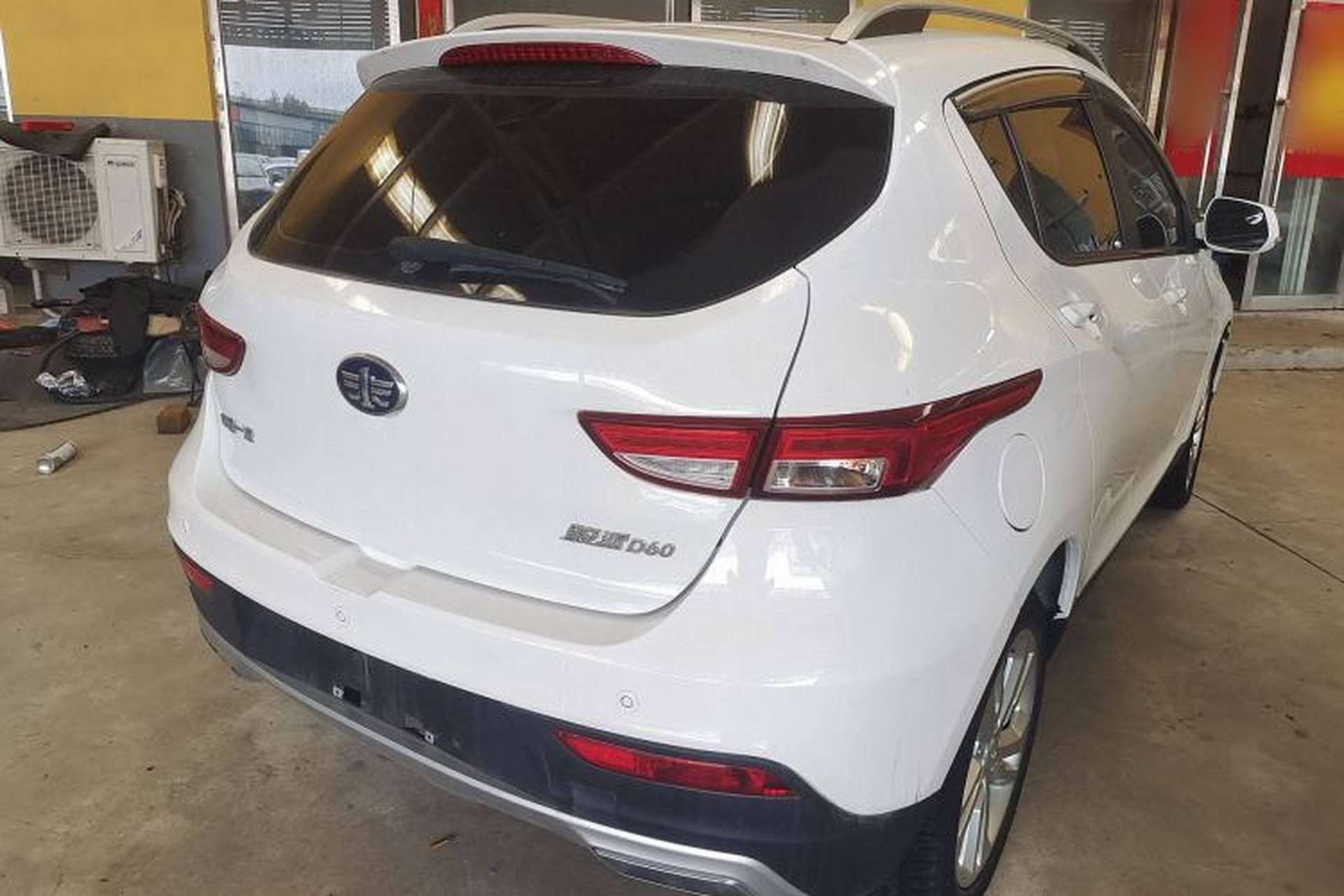 Used FAW Junpai D60 2017 1.5L Manual Entry-Level Model Exterior 5