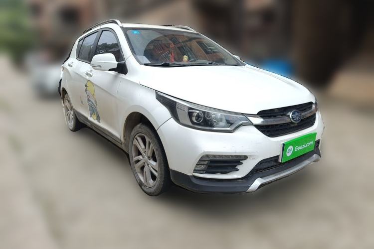 Used FAW Junpai D60 2017 1.5L Manual Entry-Level Model Front Right 45 Deg