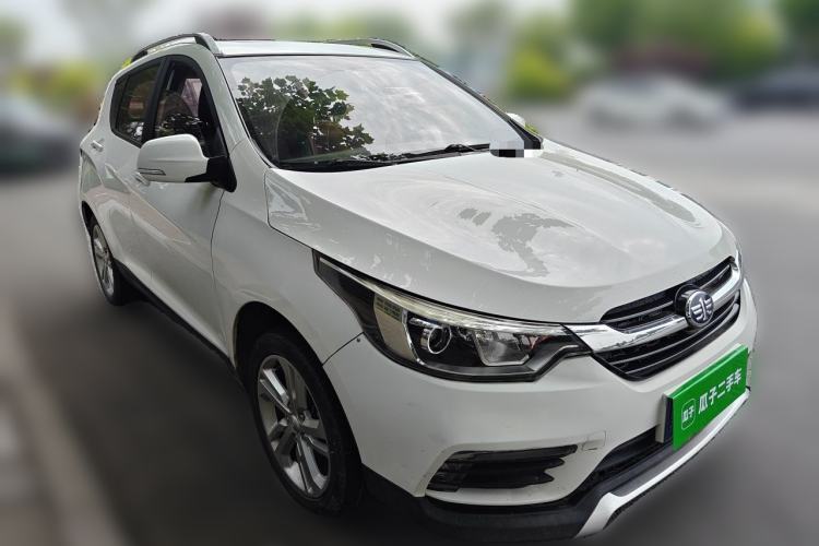 Used FAW Junpai D60 2017 1.5L Manual Luxury Version Front Right 45 Deg