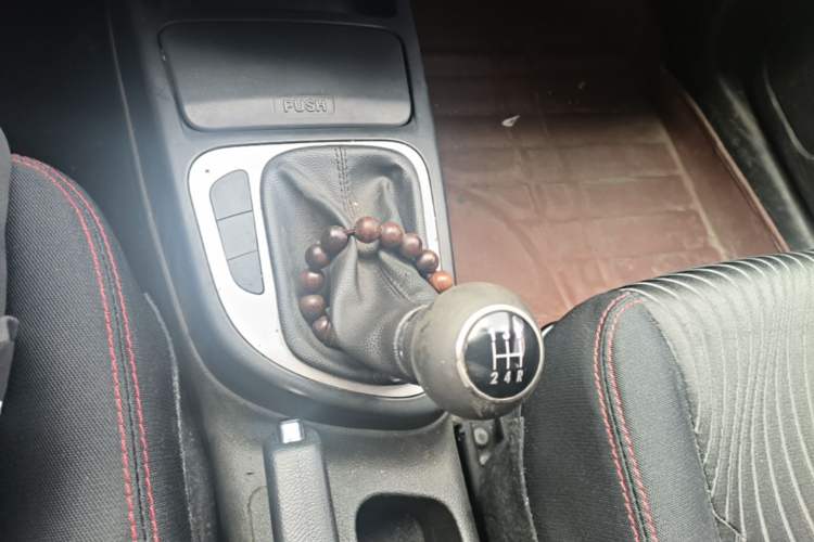 Used FAW Junpai D60 2017 1.5L Manual Standard Edition Gear Lever