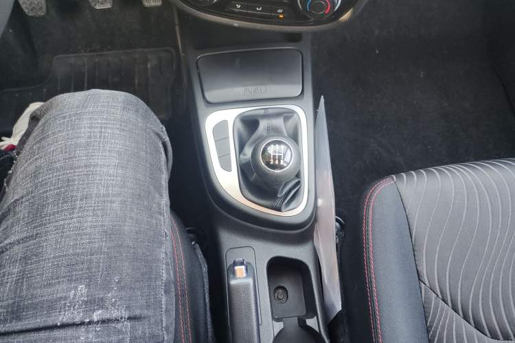 Used FAW Junpai D60 2017 1.5L Manual Standard Edition Gear Lever