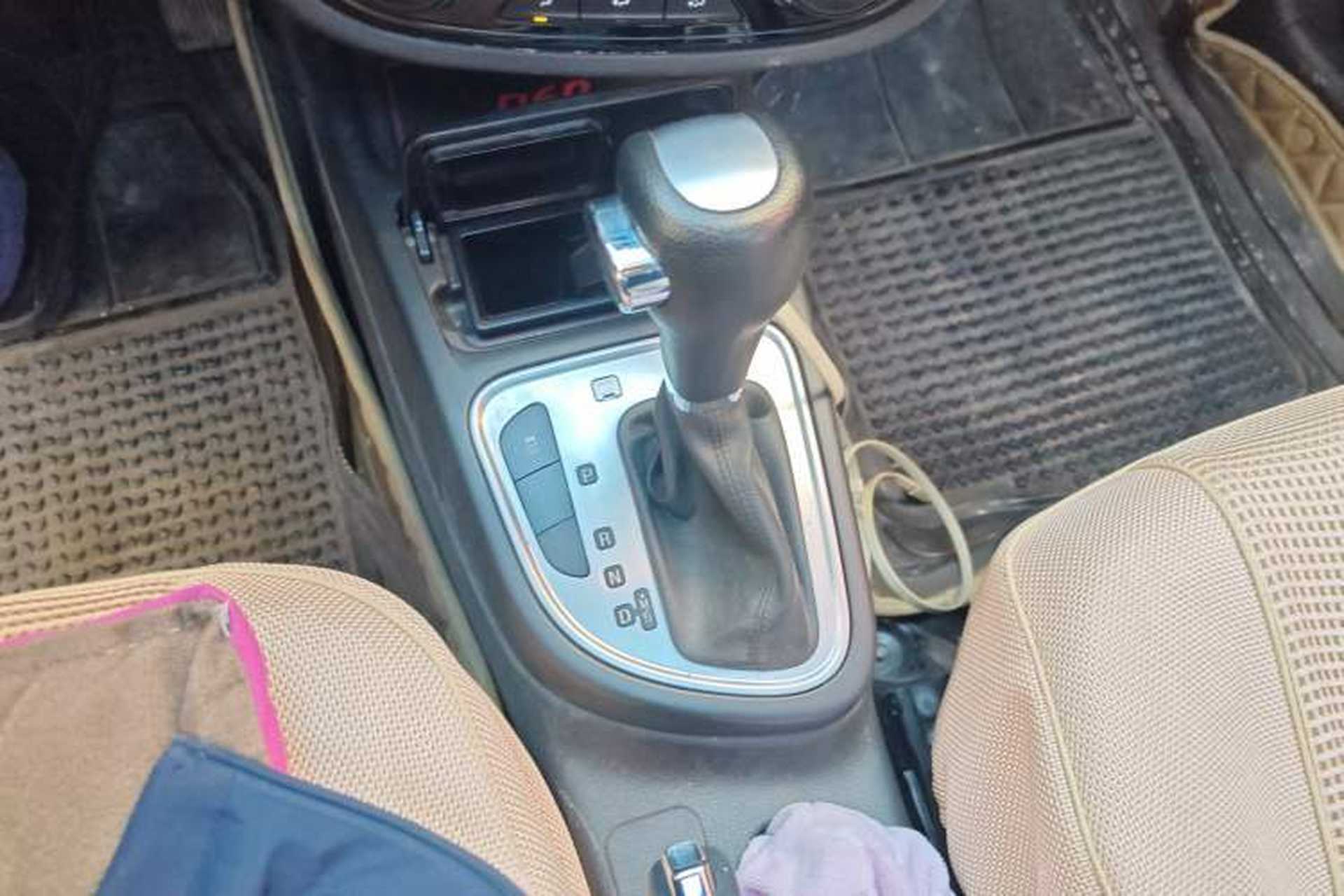 Used FAW Junpai D60 2017 1.8L Automatic Prestige Model Gear Lever