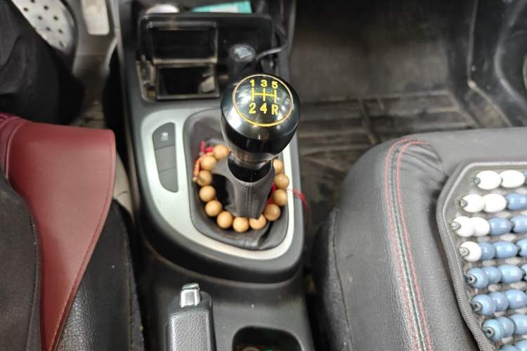 Used FAW Junpai D60 2017 1.5L Manual Luxury Version Gear Lever