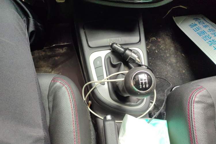 Used FAW Junpai D60 2017 1.5L Manual Luxury Version Gear Lever
