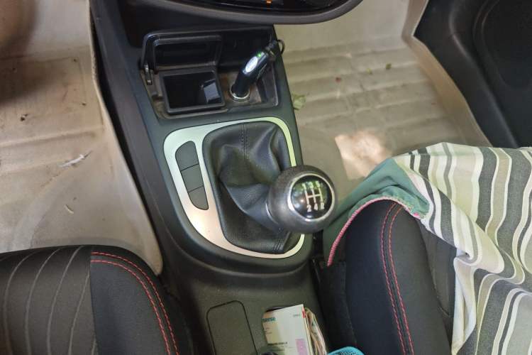 Used FAW Junpai D60 2017 1.5L Manual Standard Edition Gear Lever