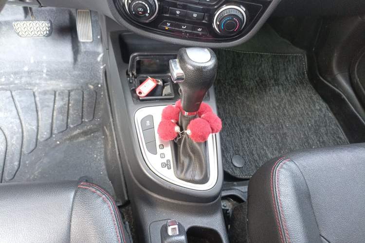 Used FAW Junpai D60 2017 1.8L Automatic Luxury Sunroof Edition Gear Lever