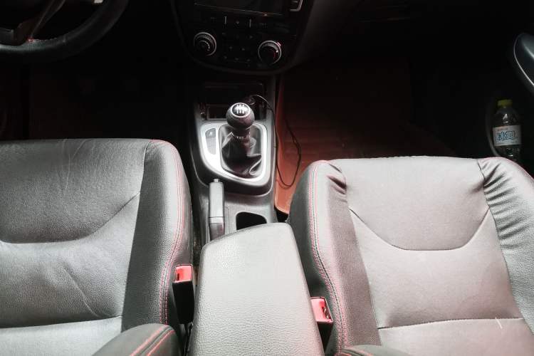 Used FAW Junpai D60 2017 1.5L Manual Luxury Version Gear Lever