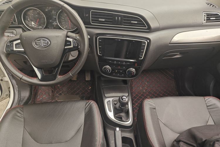 Used FAW Junpai D60 2017 1.5L Manual Luxury Version Interior 2