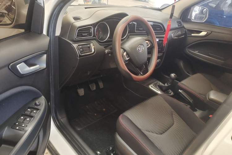 Used FAW Junpai D60 2017 1.5L Manual Entry-Level Model Interior 2