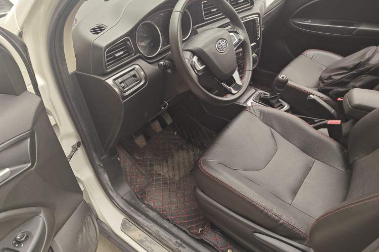 Used FAW Junpai D60 2017 1.5L Manual Luxury Version Interior 3
