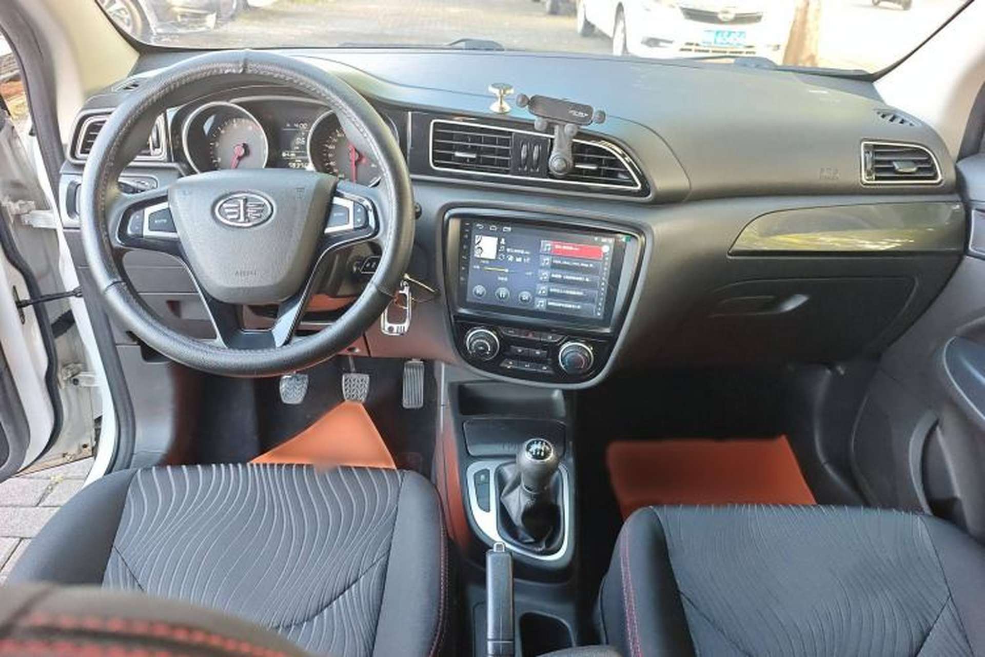 Used FAW Junpai D60 2017 1.5L Manual Entry-Level Model Interior 3