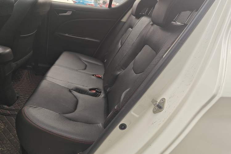 Used FAW Junpai D60 2017 1.5L Manual Luxury Version Interior 4