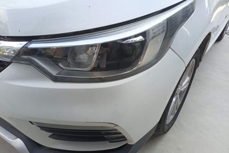 Used FAW Junpai D60 2017 1.8L Automatic Luxury Sunroof Edition Left Front Headlight