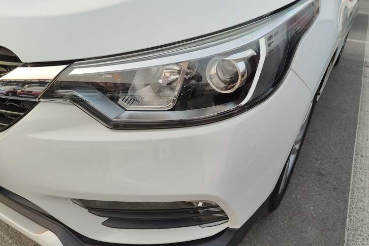 Used FAW Junpai D60 2017 1.5L Manual Entry-Level Model Left Front Headlight