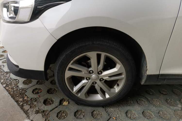 Used FAW Junpai D60 2017 1.5L Manual Luxury Version Left Front Wheel Hub