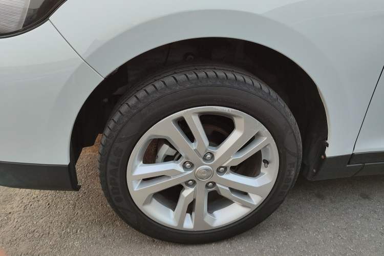 Used FAW Junpai D60 2017 1.5L Manual Entry-Level Model Left Front Wheel Hub