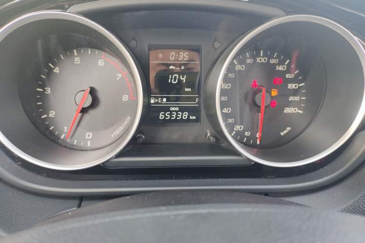 Used FAW Junpai D60 2017 1.5L Manual Standard Edition Odometer Close Up