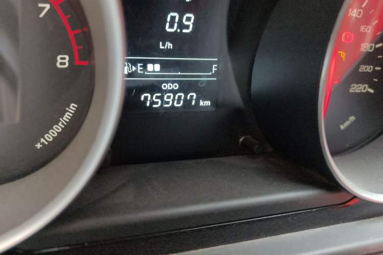 Used FAW Junpai D60 2017 1.5L Manual Entry-Level Model Odometer Close Up