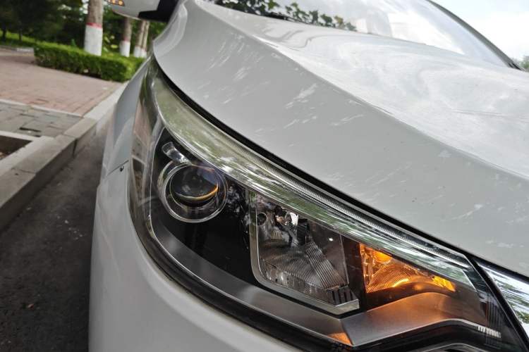 Used FAW Junpai D60 2017 1.5L Manual Luxury Version Right Front Headlight