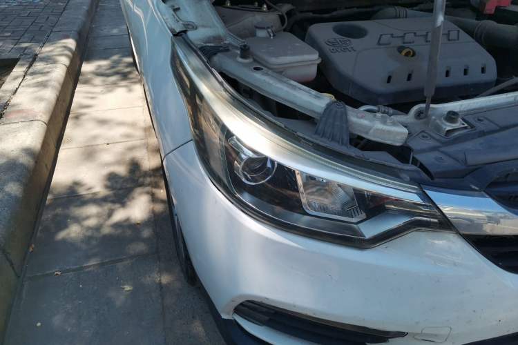 Used FAW Junpai D60 2017 1.5L Manual Standard Edition Right Front Headlight