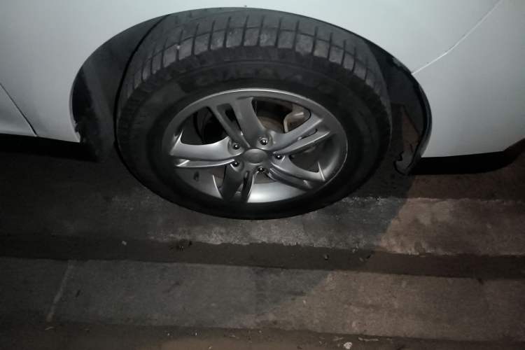 Used FAW Junpai D60 2017 1.5L Manual Standard Edition Right Front Wheel Hub