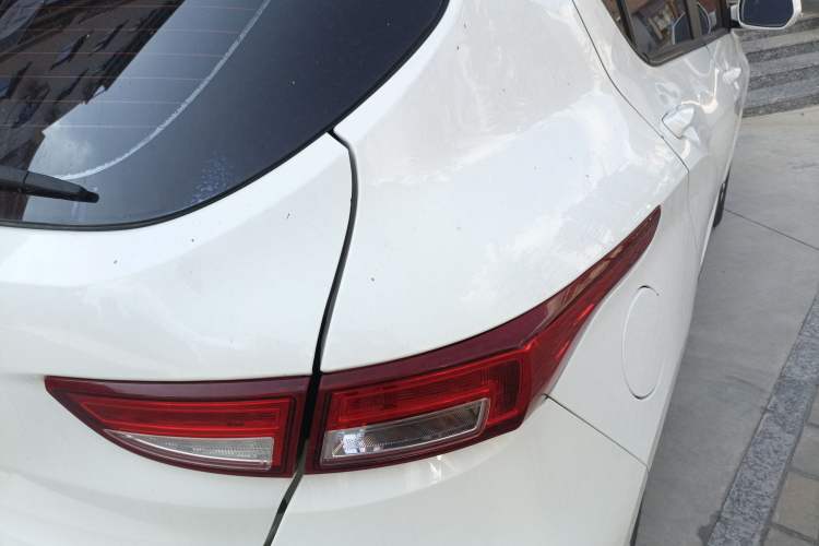 Used FAW Junpai D60 2017 1.8L Automatic Luxury Sunroof Edition Right Rear Taillight