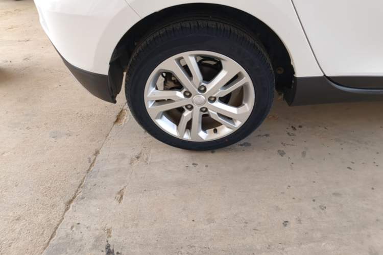 Used FAW Junpai D60 2017 1.5L Manual Entry-Level Model Right Rear Wheel Hub