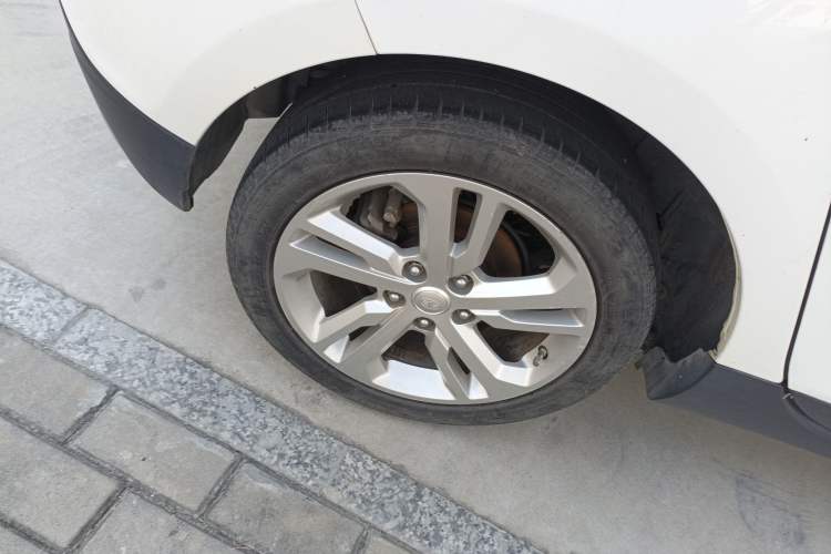 Used FAW Junpai D60 2017 1.8L Automatic Luxury Sunroof Edition Right Rear Wheel Hub