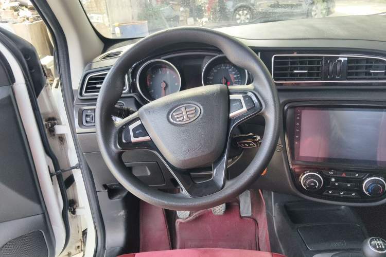 Used FAW Junpai D60 2017 1.5L Manual Entry-Level Model Steering Wheel