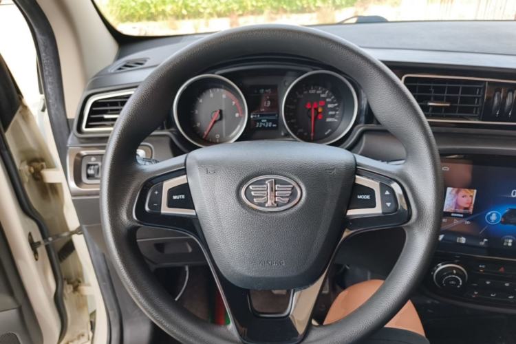 Used FAW Junpai D60 2017 1.5L Manual Entry-Level Model Steering Wheel