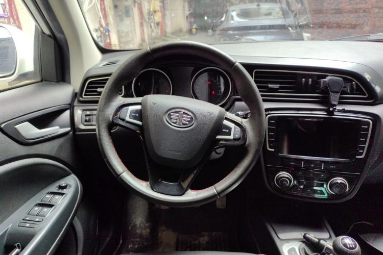 Used FAW Junpai D60 2017 1.5L Manual Luxury Version Steering Wheel