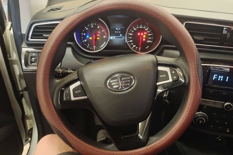 Used FAW Junpai D60 2017 1.5L Manual Entry-Level Model Steering Wheel