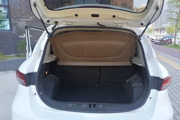 Used FAW Junpai D60 2017 1.8L Automatic Luxury Sunroof Edition Trunk