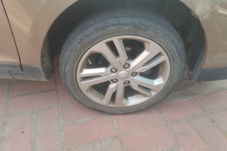 Used FAW Junpai D60 2017 1.5L Manual Comfort Model Right Front Wheel Hub