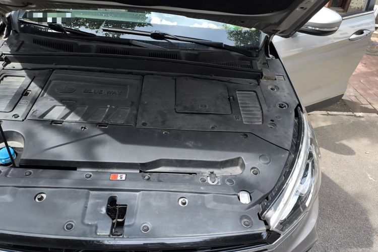 Used FAW Junpai D80 2019 TD220 Automatic Deluxe Model Engine Bay Left
