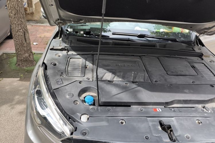 Used FAW Junpai D80 2019 TD220 Automatic Deluxe Model Engine Bay Right