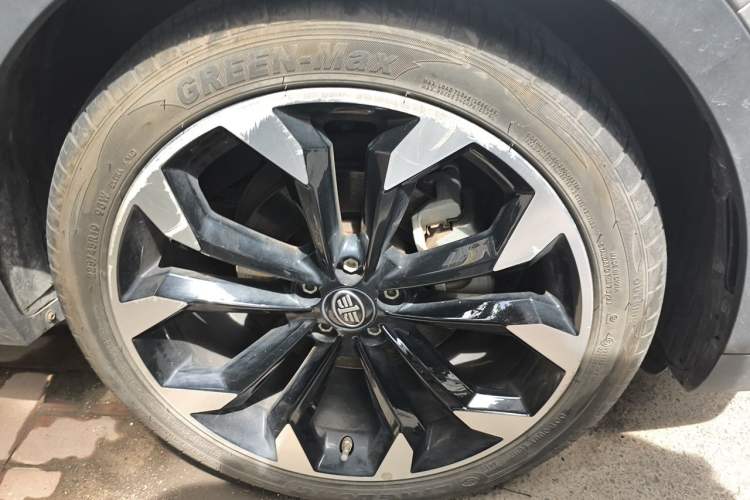 Used FAW Junpai D80 2019 TD220 Automatic Deluxe Model Right Front Wheel Hub