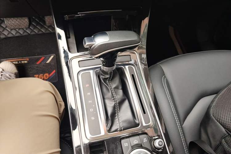 Used FAW Junpai D80 2019 TD220 Automatic Elite Model Gear Lever