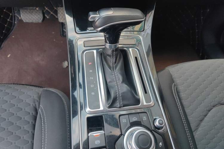 Used FAW Junpai D80 2019 TD220 Automatic Tech Model Gear Lever